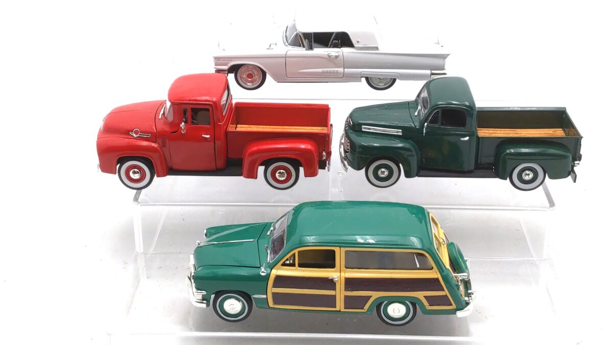 Die Cast 1:32 Scale Assorted Vintage Cars [4] EX