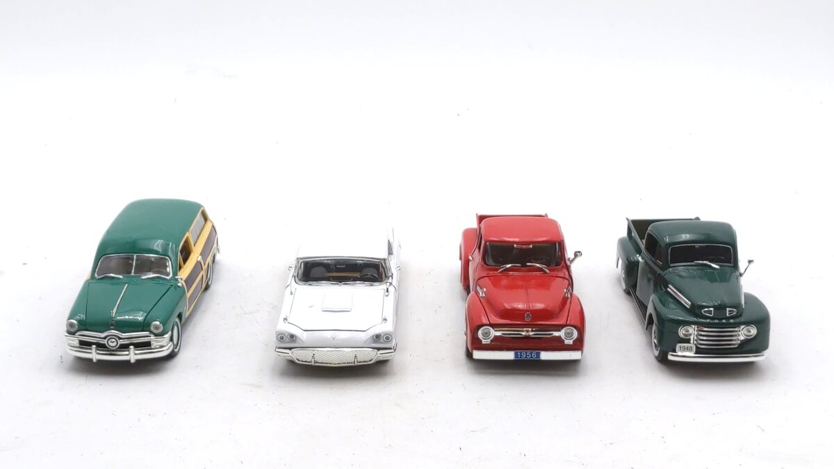 Die Cast 1:32 Scale Assorted Vintage Cars [4] EX