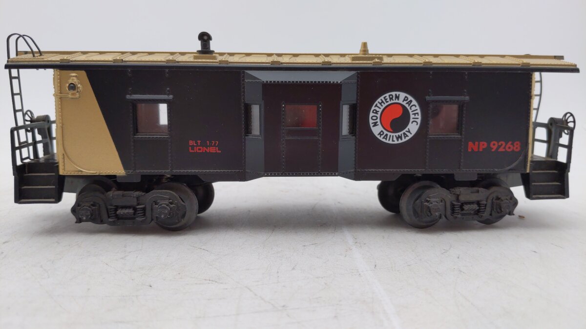 Lionel 6-9268 O Gauge Northern Pacific Bay Window Caboose NIB