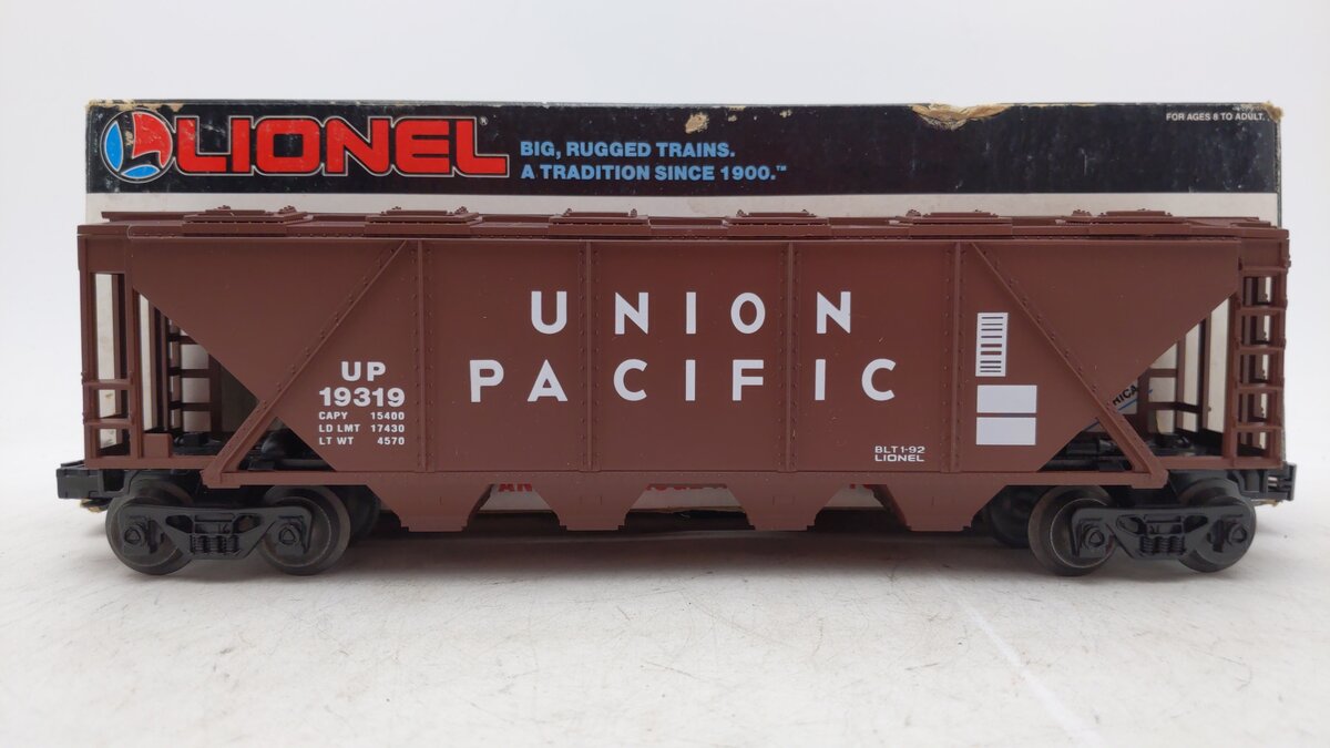 Lionel 6-19319 O Gauge Union Pacific 4-Bay Covered Hopper LN/Box
