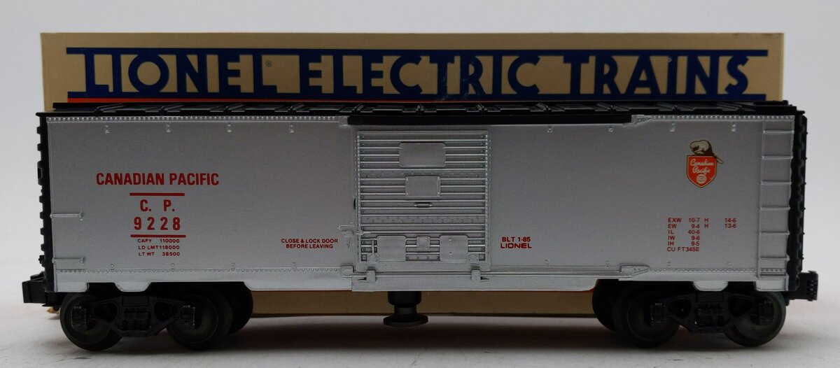 Lionel 6-9228 O Gauge Canadian Pacific Operating Boxcar #9228