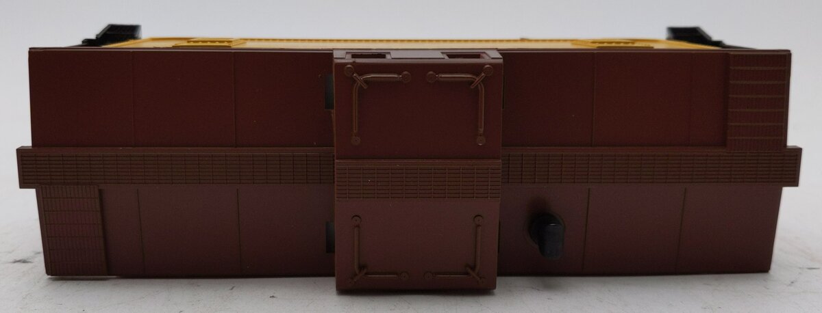 Lionel 6-16561 O Gauge Union Pacific Lighted Center Cupola Caboose (Yellow)