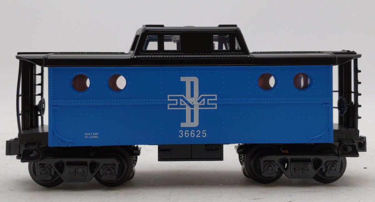 Lionel 6-36625 O Gauge Boston & Main  Illuminated Caboose