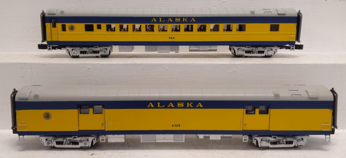 MTH 20-69235 O Gauge Alaska 70' Smoothside Baggage/Coach Passenger Car Set of 2