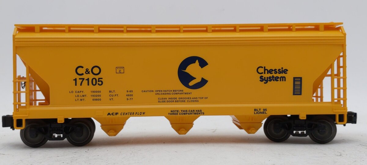 Lionel 6-17105 O Gauge Chesapeake & Ohio ACF 3-Bay Covered Hopper LN/Box