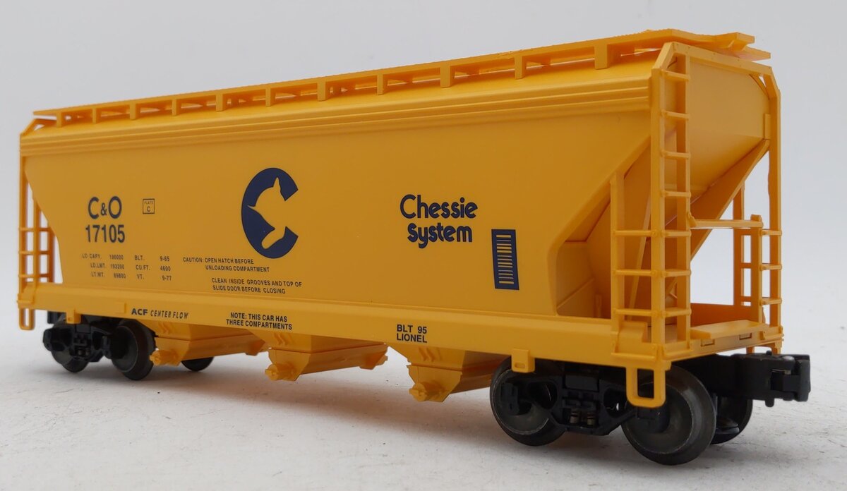 Lionel 6-17105 O Gauge Chesapeake & Ohio ACF 3-Bay Covered Hopper LN/Box