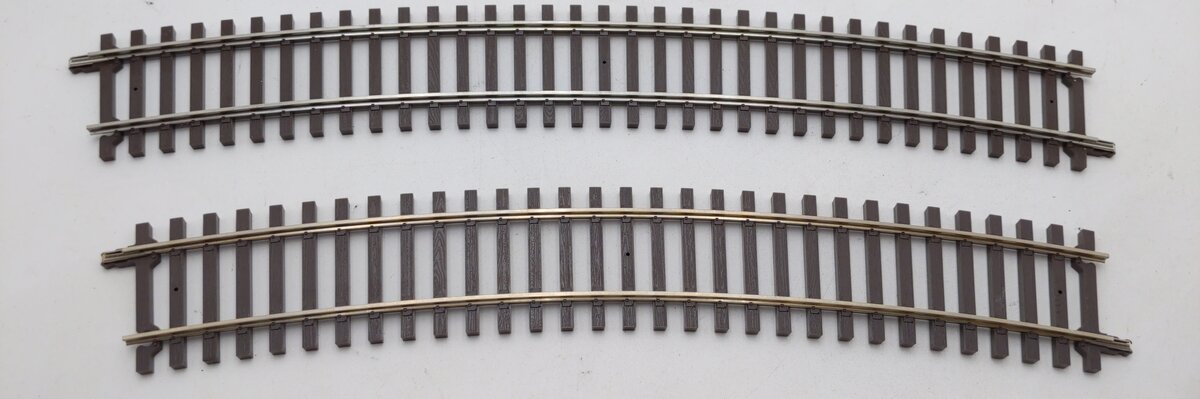 Atlas 7011 O Gauge 40.5" Radius Full Curve W/Brown Ties Track (2-Rail) 24 Pieces LN/Box