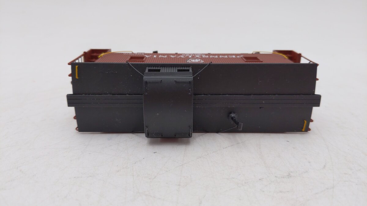 Walthers 932-7642 HO Pennsylvania N6B Wood Caboose #980122