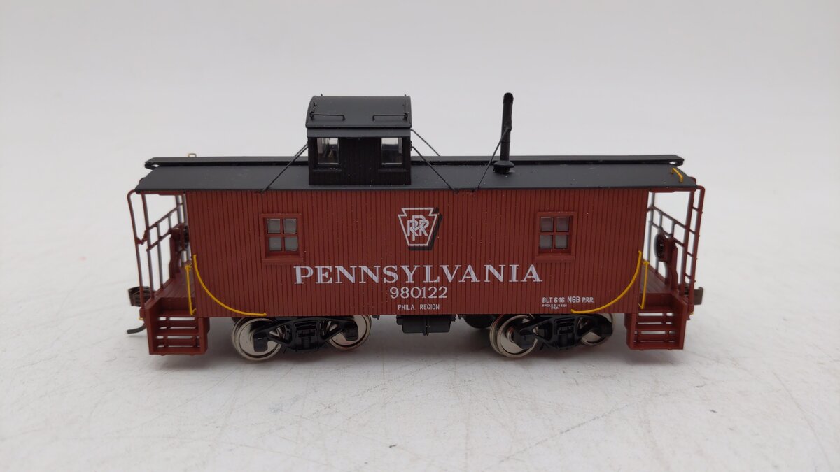 Walthers 932-7642 HO Pennsylvania N6B Wood Caboose #980122