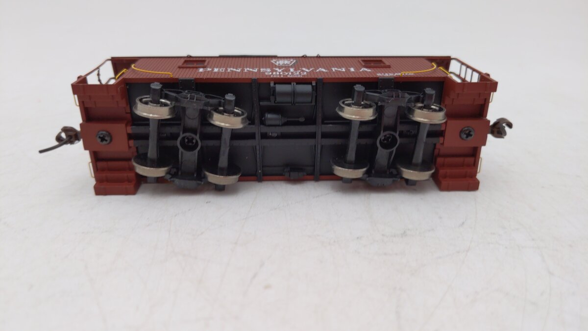 Walthers 932-7642 HO Pennsylvania N6B Wood Caboose #980122