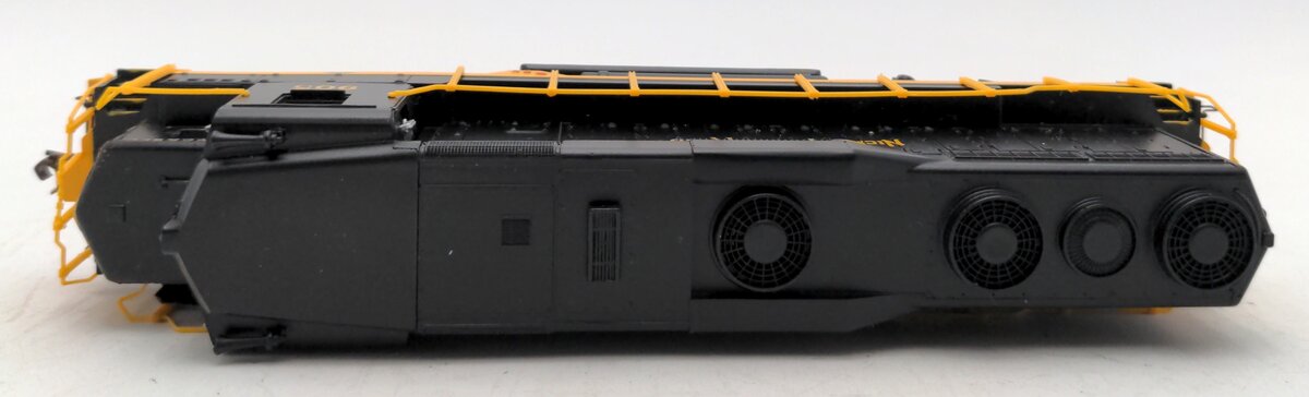 Bachmann 60810 HO Scale Nickel Plate Road GP30 Diesel Engine #905 with DCC