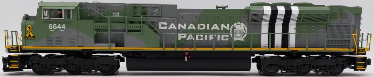 Lionel 2233641 O BTO CP Veterans SD90MAC Diesel Locomotive #6644 LN/Box
