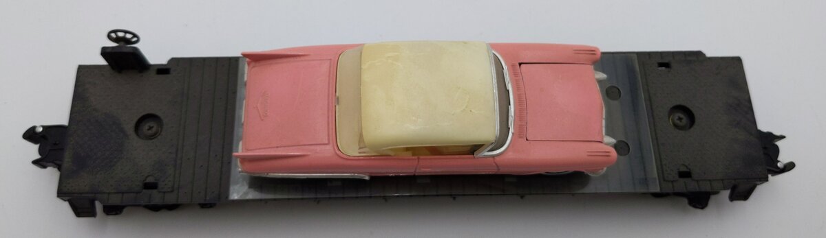 Lionel 6-36067 O Elvis Presley Flatcar with Pink Cadillac EX/Box