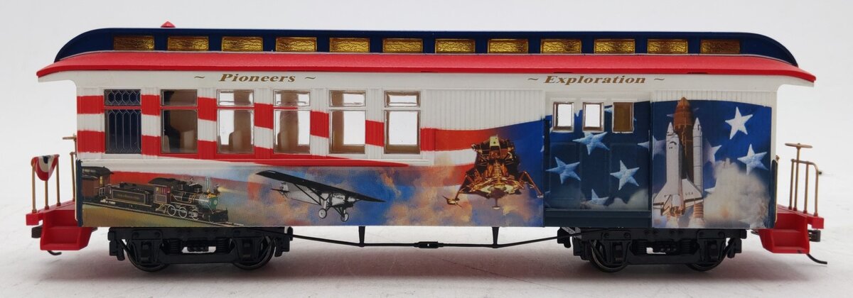 Bachmann Hawthorne Village On30 'Pioneers & Exploration' Lighted Passenger Car EX
