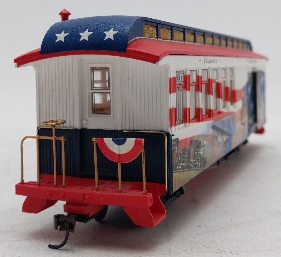 Bachmann Hawthorne Village On30 'Pioneers & Exploration' Lighted Passenger Car EX