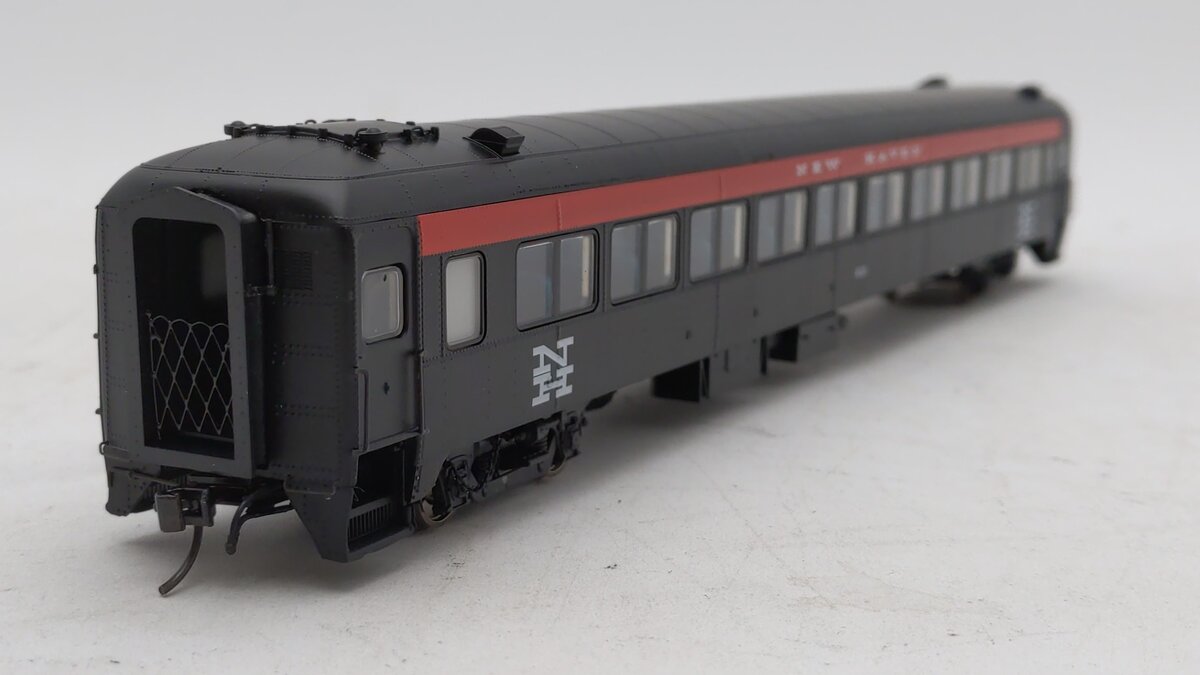Rapido Trains 109113 HO New Haven 10-Window Smoker Coach (No Skirting) #8525