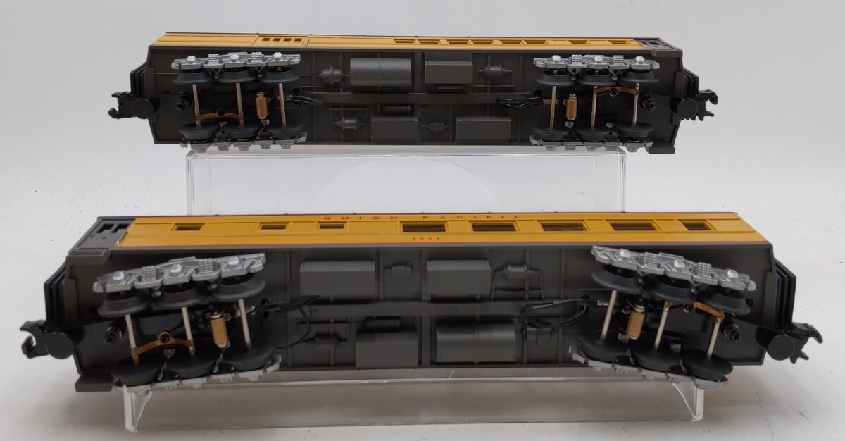 MTH 30-6253 O Union Pacific Madison Combo/Diner Set 3633/5616 (Set of 2) EX/Box