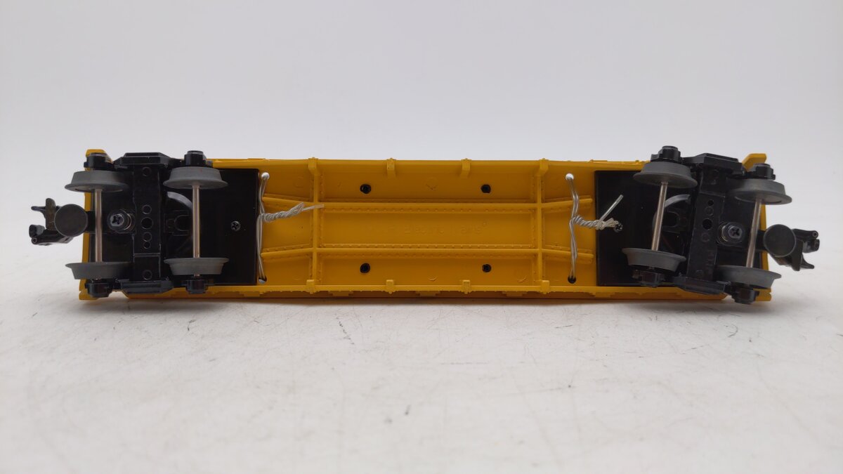 MTH 30-8312 O Gauge Chicago & North Western Flat Car w/2 48' Ford Pickups NIB