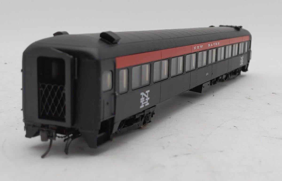 Rapido Trains 109114 HO Scale New Haven 10-Window Smoker Coach, No Skirt #8526