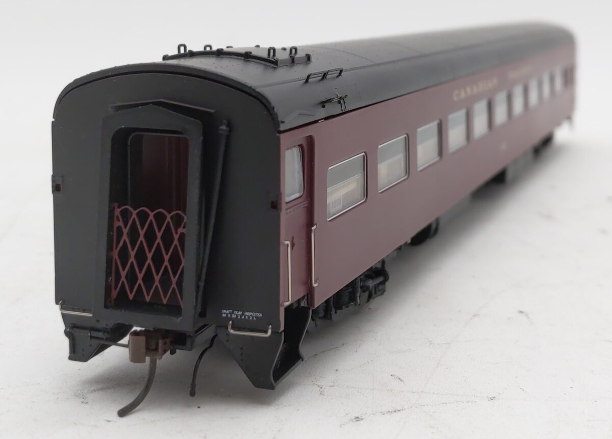 Rapido Trains 100179 HO Scale Canadian Pacific Coach Car #2291 EX/Box
