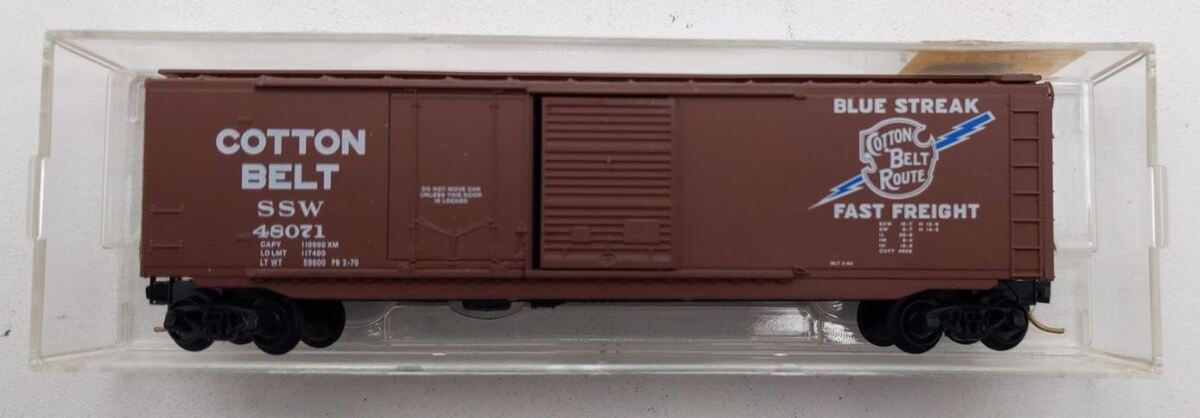 Micro-Trains 03300060 N Cotton Belt 50' Plug & Sliding Door Boxcar #48071