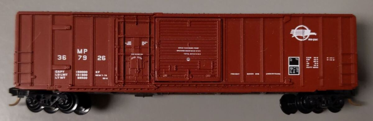 Micro-Trains 02600040 N MP 50' Plug & Sliding Door Rib Side Boxcar #367926 LN/Box
