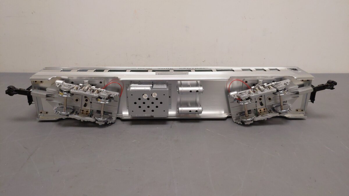Aristo-Craft 32303 G Scale NYC "Morgan Lewis" Streamlined Coach (Metal Wheels) LN/Box