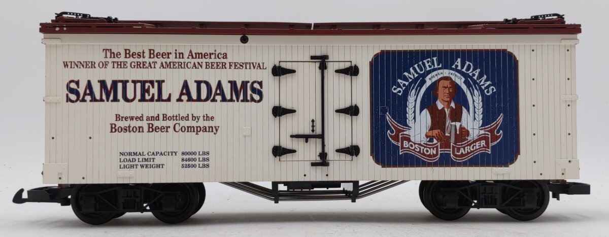 USA Trains 1671 G Sam Adams Reefer - Plastic Wheels