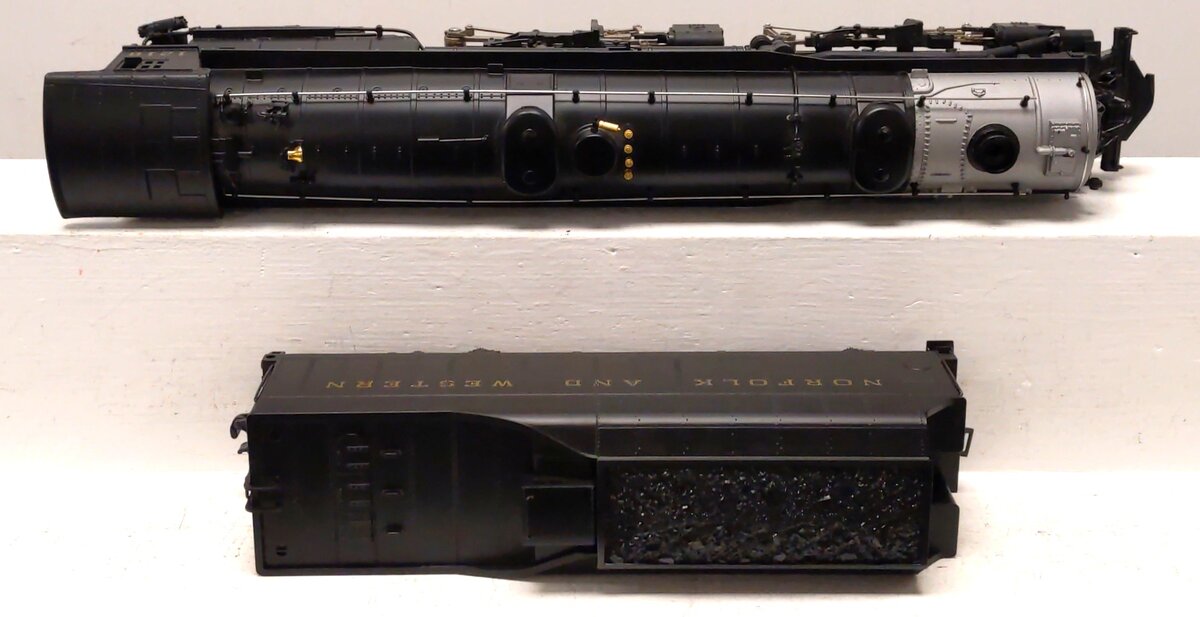 Lionel 6-28052 O Gauge N&W Class A Articulated 2-6-6-4 Steam Loco & Tender #1218 EX/Box