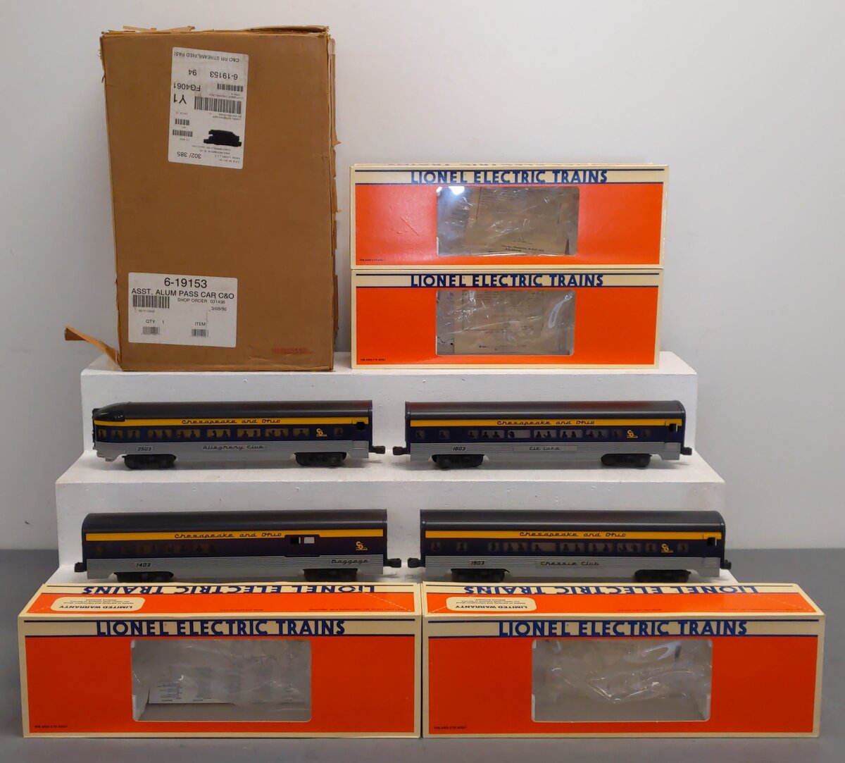Lionel 6-19153 O Gauge Chesapeake & Ohio Aluminum 4-Car Passenger Set LN/Box