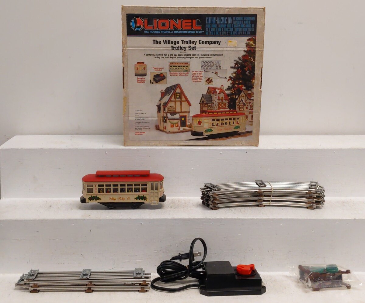 Lionel 6-11809 O Gauge The Village Trolley Christmas Train Set NIB