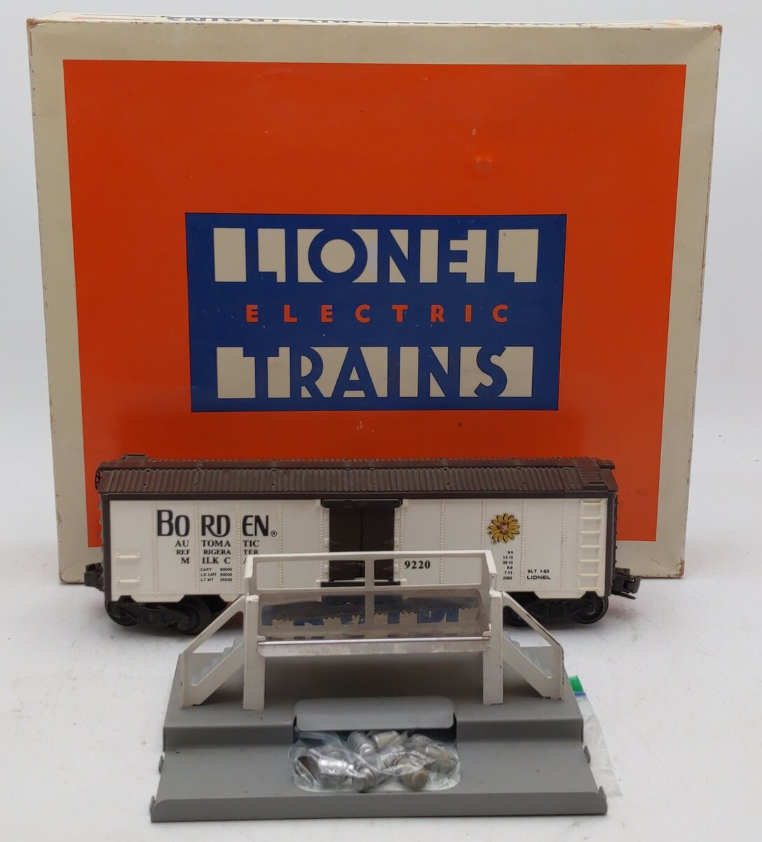 Lionel 6-9220 O Gauge Borden Operating Milk Car #9220 with Platform LN/Box