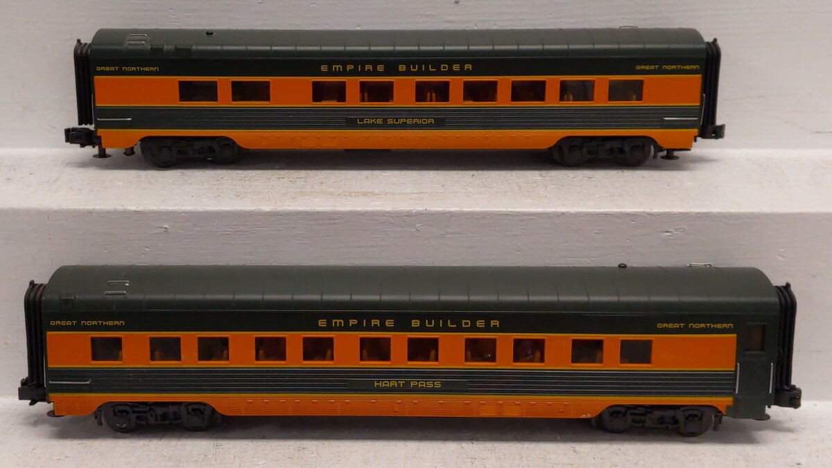 MTH 30-67818 O Great Northern 60' Streamlined Sleeper/Diner Passenger Set