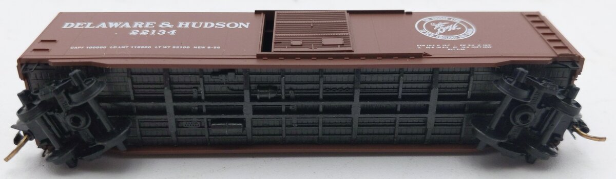 Micro-Trains 03100070 N Delaware & Hudson 50' Standard Single Door Boxcar #22134