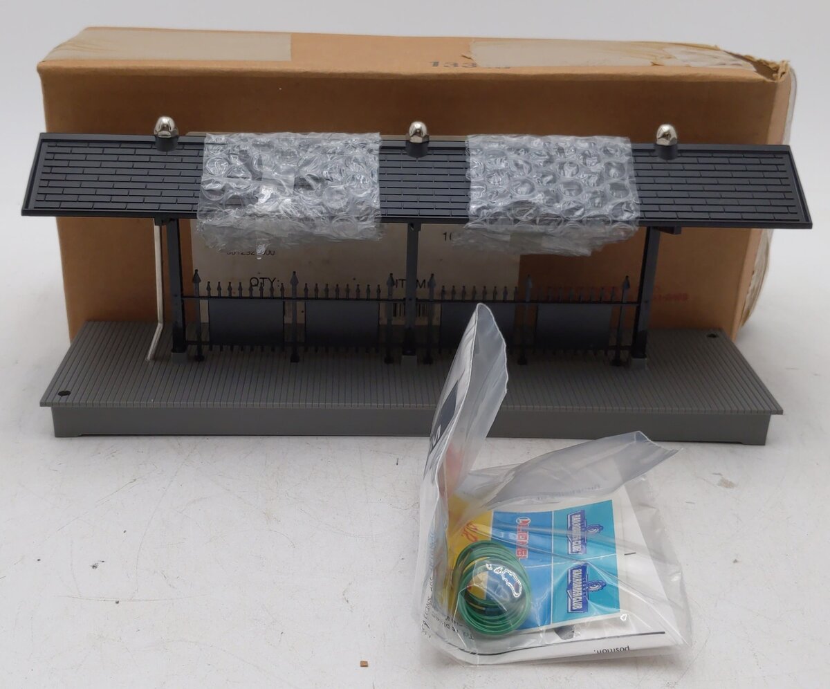 Lionel 6-12921 O Illuminated Station Platform NIB