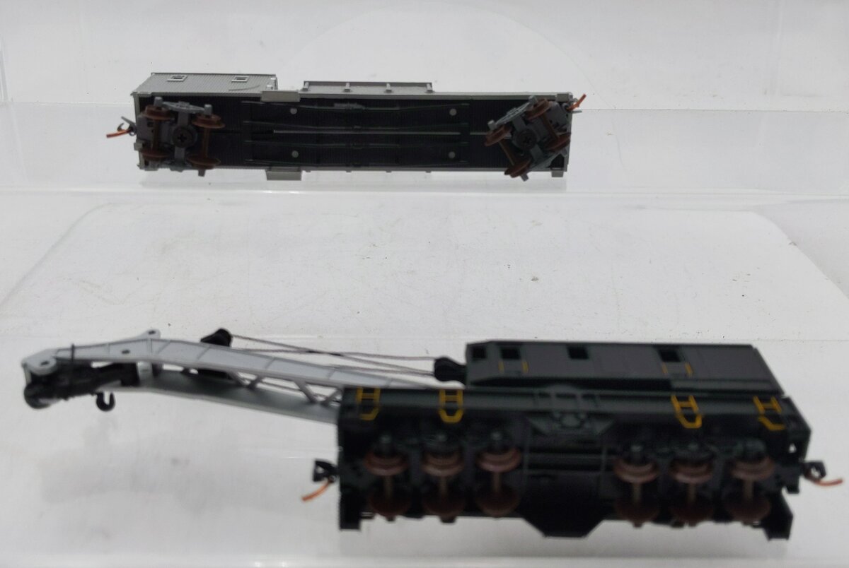 Bachmann 46698 N Painted & Unlettered 250-Ton Operating Crane & Boom Car