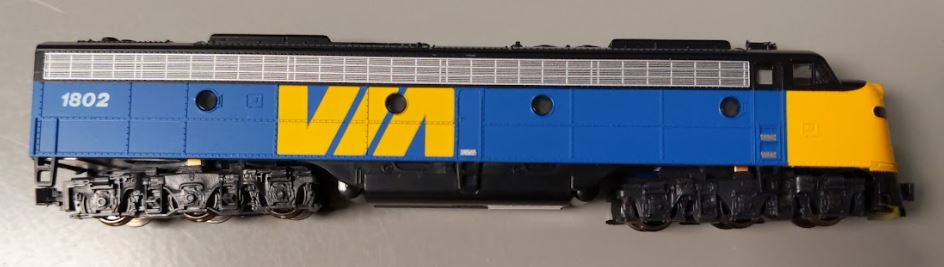 Kato 176-5345 N Via Rail E8A Diesel Locomotive #1802 – Trainz