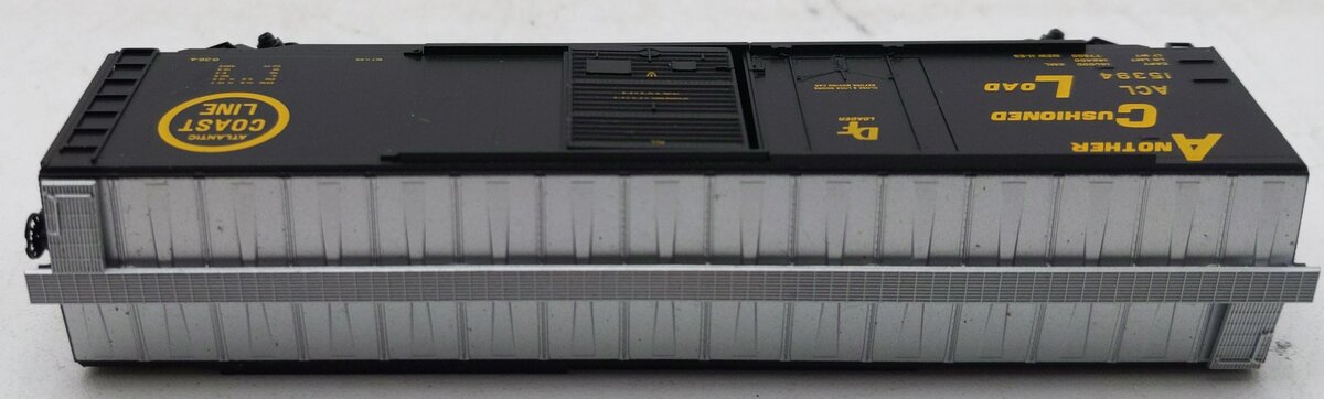 Micro-Trains 03300170 N ACL 50' Standard Plug & Sliding Door Boxcar #15394