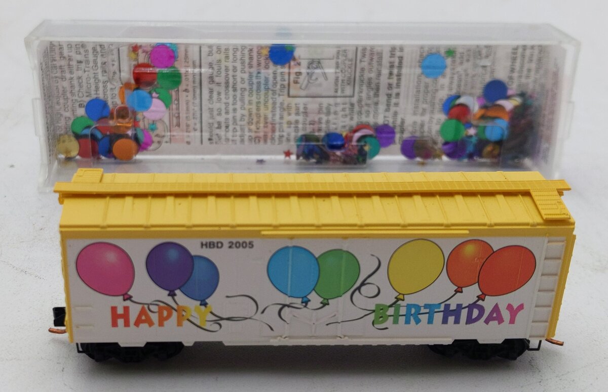Micro-Trains 02100500 N Happy Birthday Car 40' Standard Plug Door Boxcar #2005 LN/Box