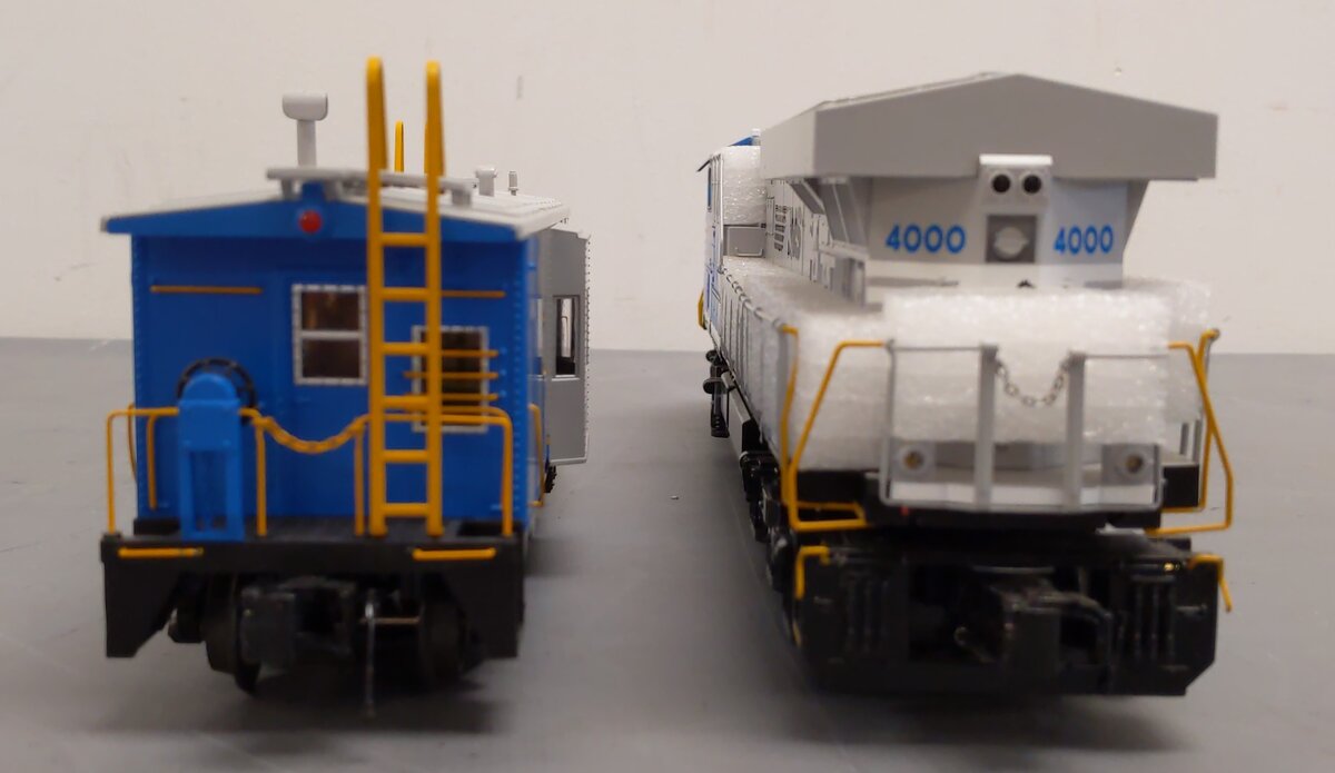MTH 30-20432-1 NS ES44AC Imperial Diesel Engine & Caboose w/PS 3.0 #4000