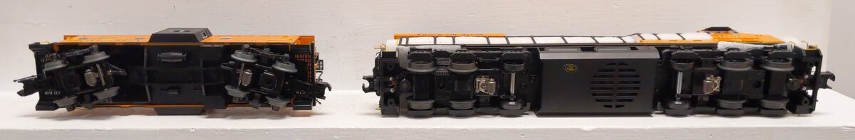 MTH 30-20359-1 Halloween ES44AC Diesel Engine with Caboose PS 3.0 #1631