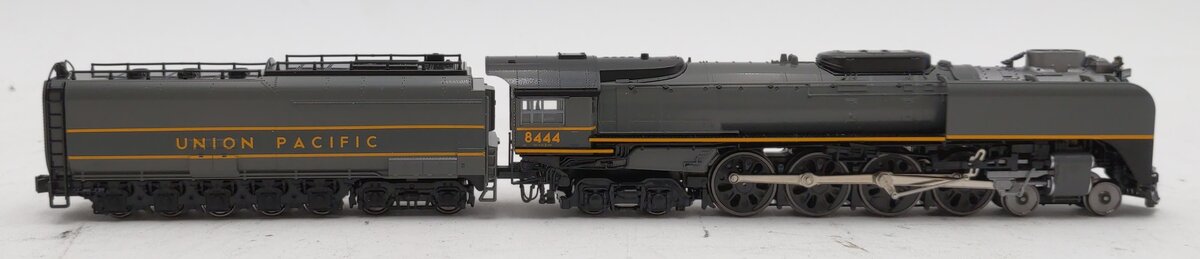 Kato 126-0403-DCC N UP Greyhound FEF-3 4-8-4 Steam Locomotive with DCC #8444
