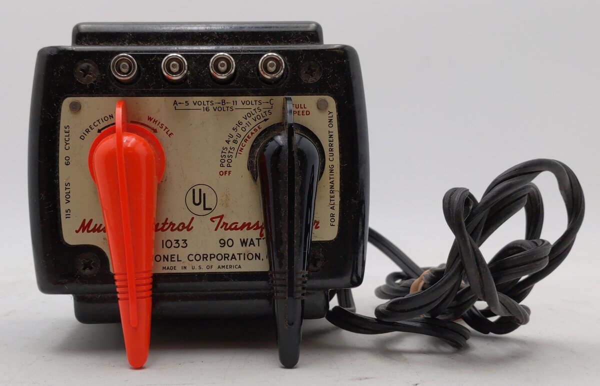 Lionel 1033 Vintage O 90 Watt Transformer w/ Whistle VG