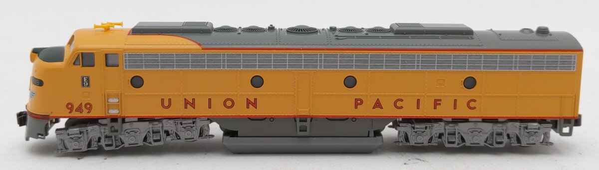 Kato 176-5324-DCC N Union Pacific EMD E8A Diesel Locomotive with DCC #949