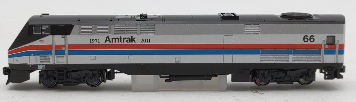 Kato 176-6023 N Scale Amtrak Powered GE P42 Phase II Diesel Locomotive #66
