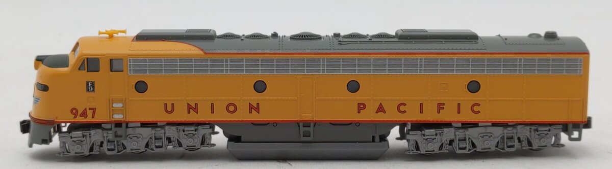 Kato 176-5323-DCC N Union Pacific EMD E8A Diesel Locomotive with DCC #947