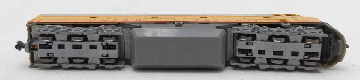 Kato 176-5323-DCC N Union Pacific EMD E8A Diesel Locomotive with DCC #947