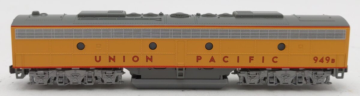 Kato 176-5357-DCC N Union Pacific EMD E8B Diesel Locomotive with DCC #949B