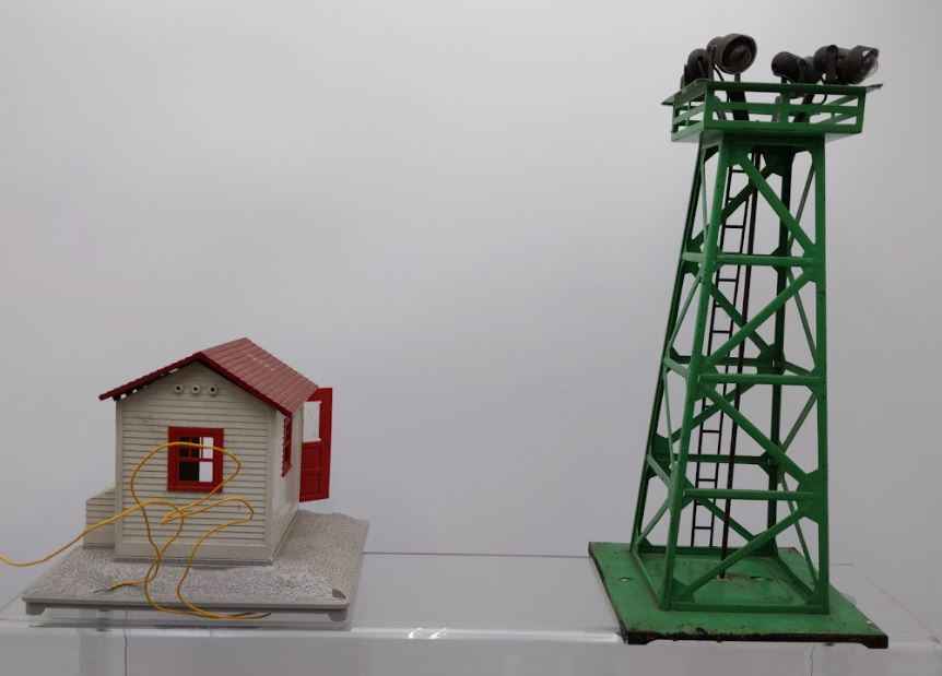 Vintage Lionel 125, 395 & 356 Postwar O Gauge Operating Accessories [3]/Box