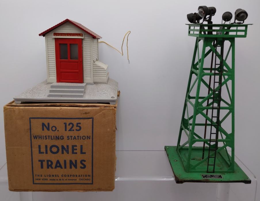 Vintage Lionel 125, 395 & 356 Postwar O Gauge Operating Accessories [3]/Box